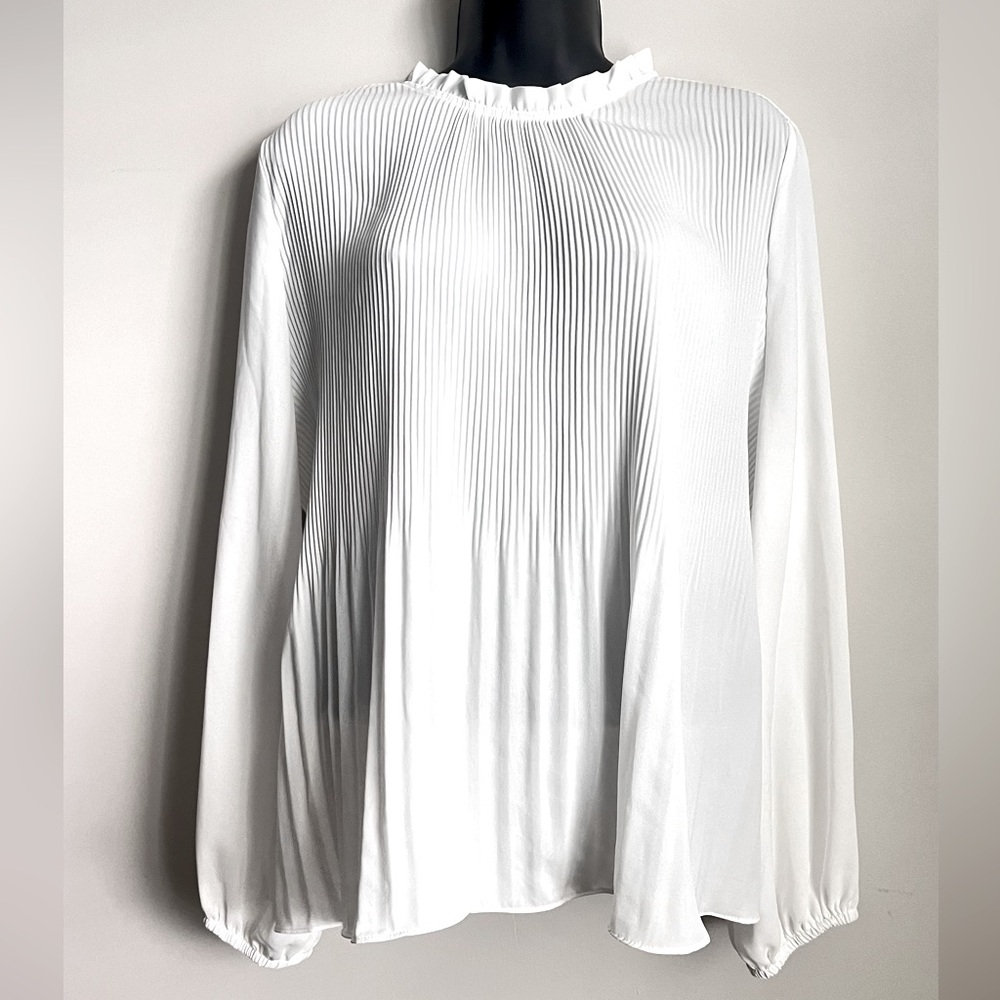 White pleated top size m